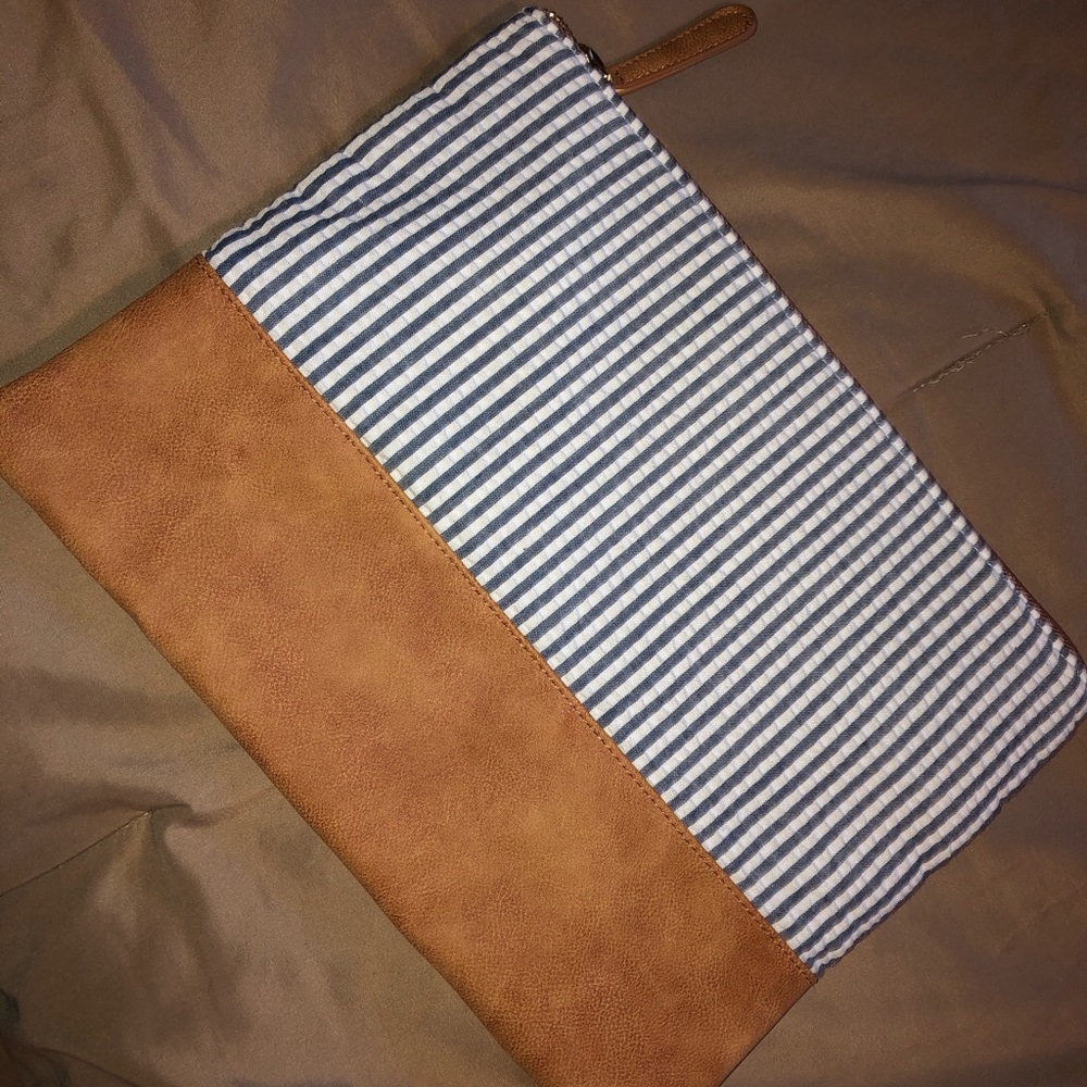 Small clutch/make up bag